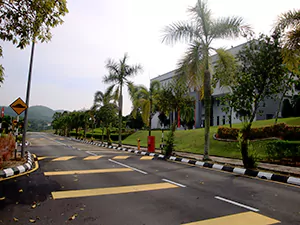 INTIインターナショナル大学 本校敷地内風景