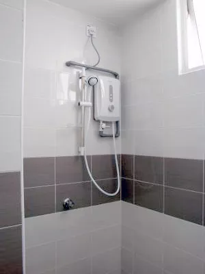 ユニットB２人部屋(専用シャワー・トイレ付)