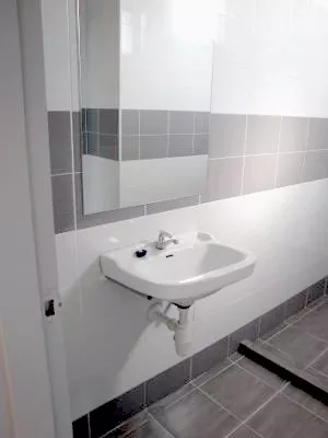 ユニットD２人部屋(専用シャワー・トイレ付)