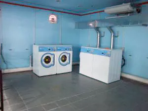 共用コインランドリー