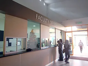 学部事務室