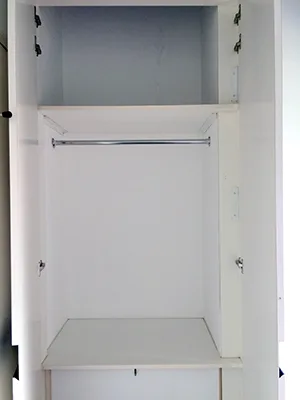 個室内(クローゼット)