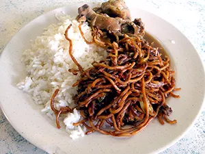 学校カフェテリアの食事