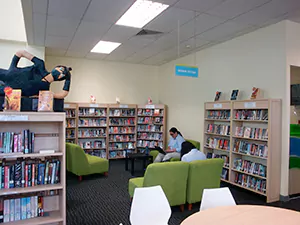 中高生向け図書館