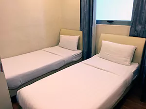 １人部屋(中)又は２人部屋(中)
