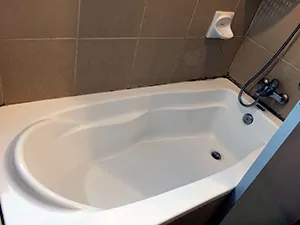 １人部屋(大)専用シャワー(バスタブ付のものも有)