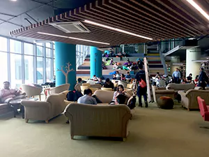 図書館内ラウンジ