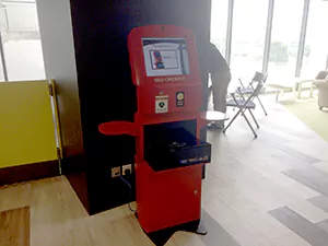 書籍自動貸し出し機