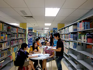 図書館内