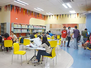 アメリカの大学の資料がたくさんあります。