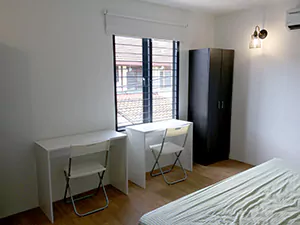 ２階２人部屋(大：専用シャワー・トイレ付)学習机