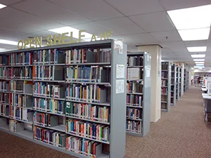 図書館内