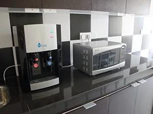 共用飲料水・電子レンジ