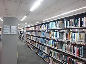 図書館内