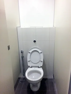 共用トイレ