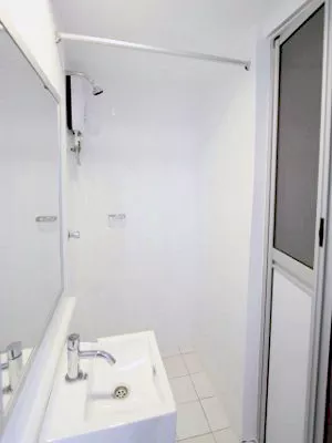 シャワー・トイレ(部屋Aタイプ)