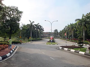 ニライ大学校内