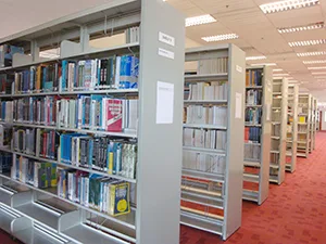図書館内