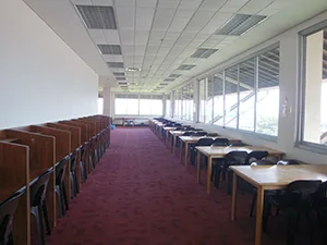 図書館内