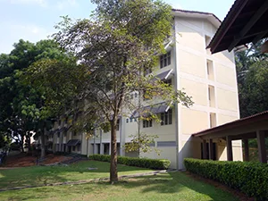 ニライ大学寮アパート外観