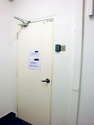 各階入口。オートロックになっています。