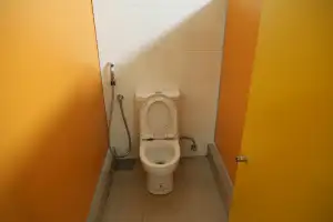 小学校低学年教室内トイレ