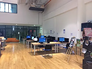 図書館内自習スペース