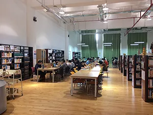 図書館内自習スペース