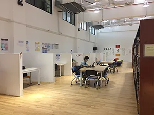 図書館内自習スペース