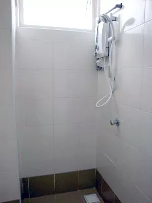 ユニットE共用シャワー・トイレ