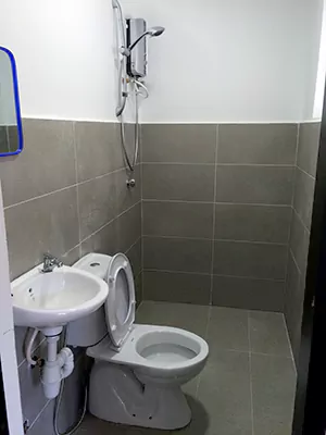 １階共用シャワー・トイレ